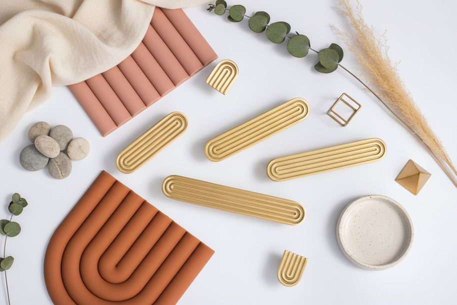 Poignées et boutons VidaXL Malte, accessoires en métal avec finition élégante, visibles sur l'image.