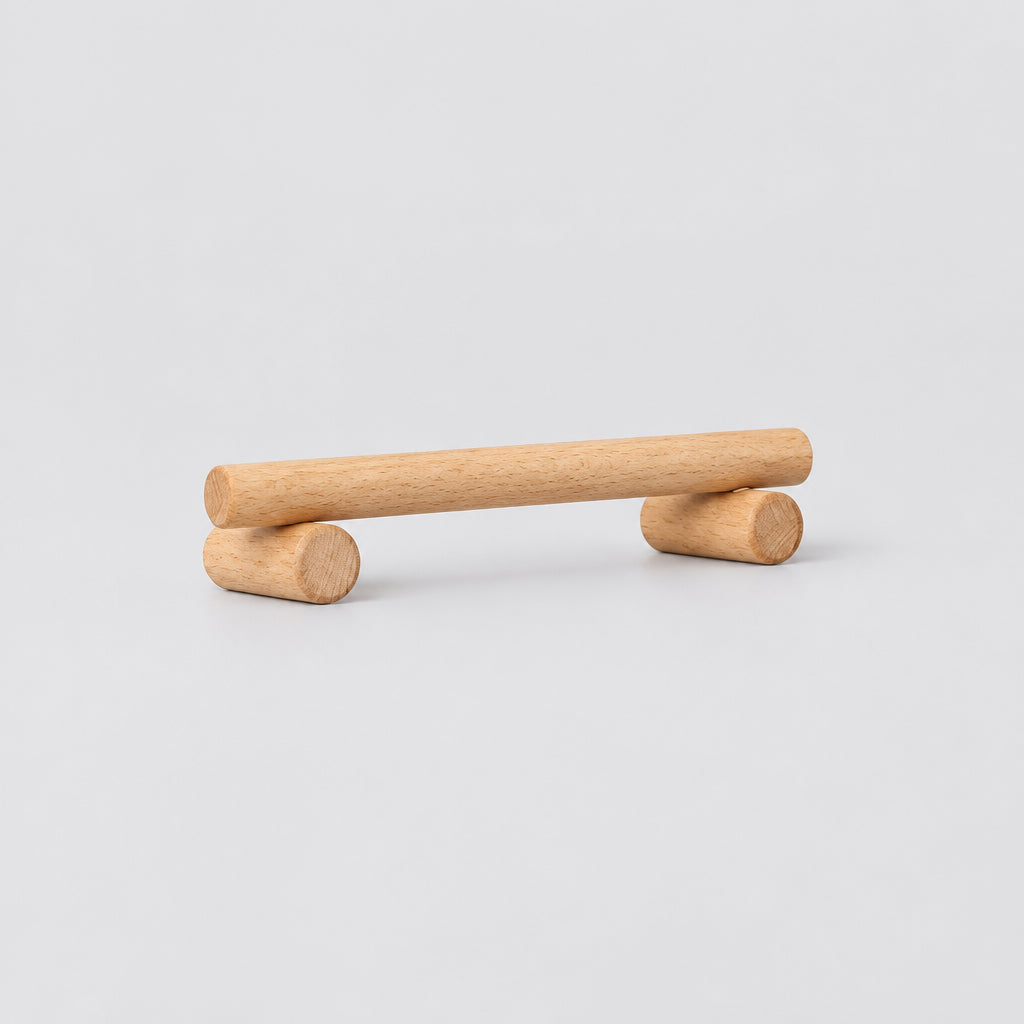 Étagère de rangement en bois Häusslyon Tampere, structure en bois clair avec plusieurs niveaux pour organiser des objets.