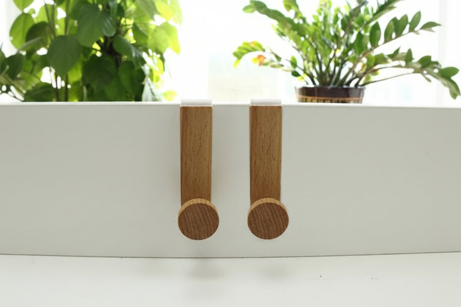 Crochets Douglas VidaXL, outils de fixation en métal pour bricolage, visibles sur l'image, en position de rangement ou d'utilisation.