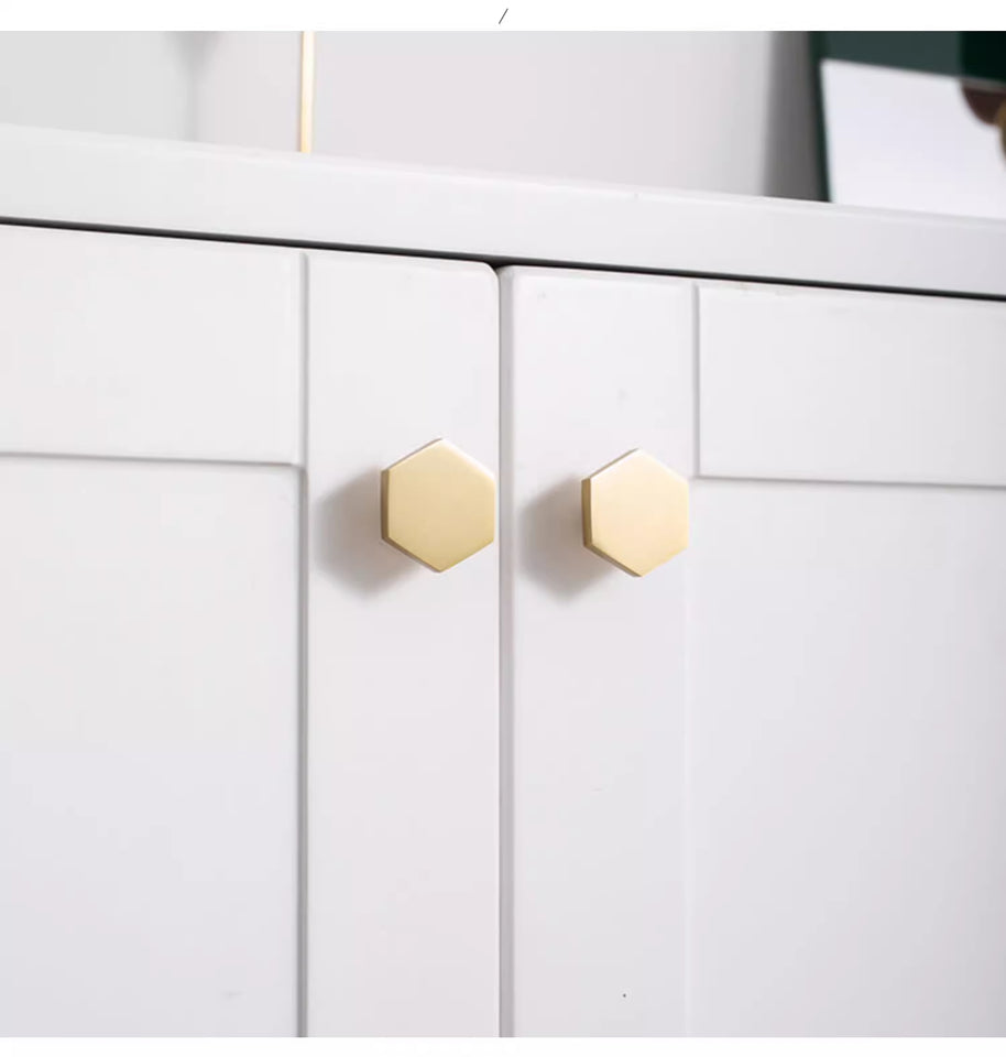 Poignées et boutons GrammiChele VidaXL, en bois clair, pour meubles, avec finition lisse et design simple.