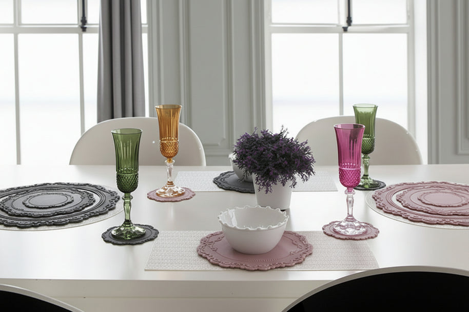 Accessoire décoratif en set de table Chantilly de la marque HAUSSLYON, avec motif élégant pour la table.