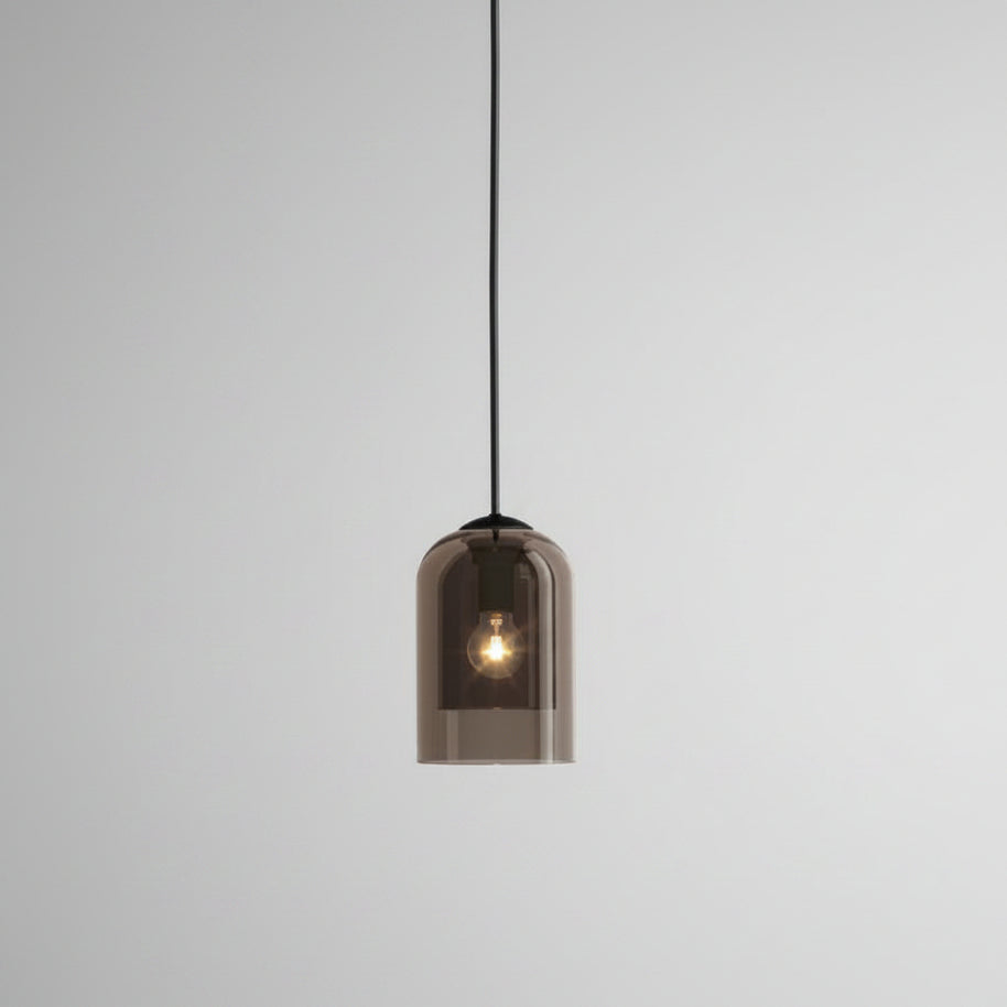 Lustre de style industriel Berlin de la marque HAUSSLYON, avec un design moderne en métal noir et éclairage suspendu.