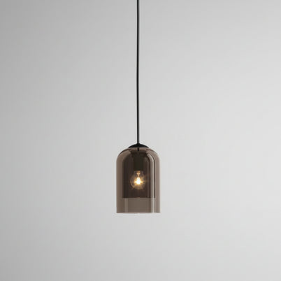 Lustre de style industriel Berlin de la marque HAUSSLYON, avec un design moderne en métal noir et éclairage suspendu.