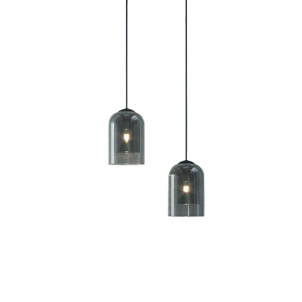 Lustre industriel Berlin de la marque HAUSSLYON avec un design moderne en métal noir et détails en bois naturel.