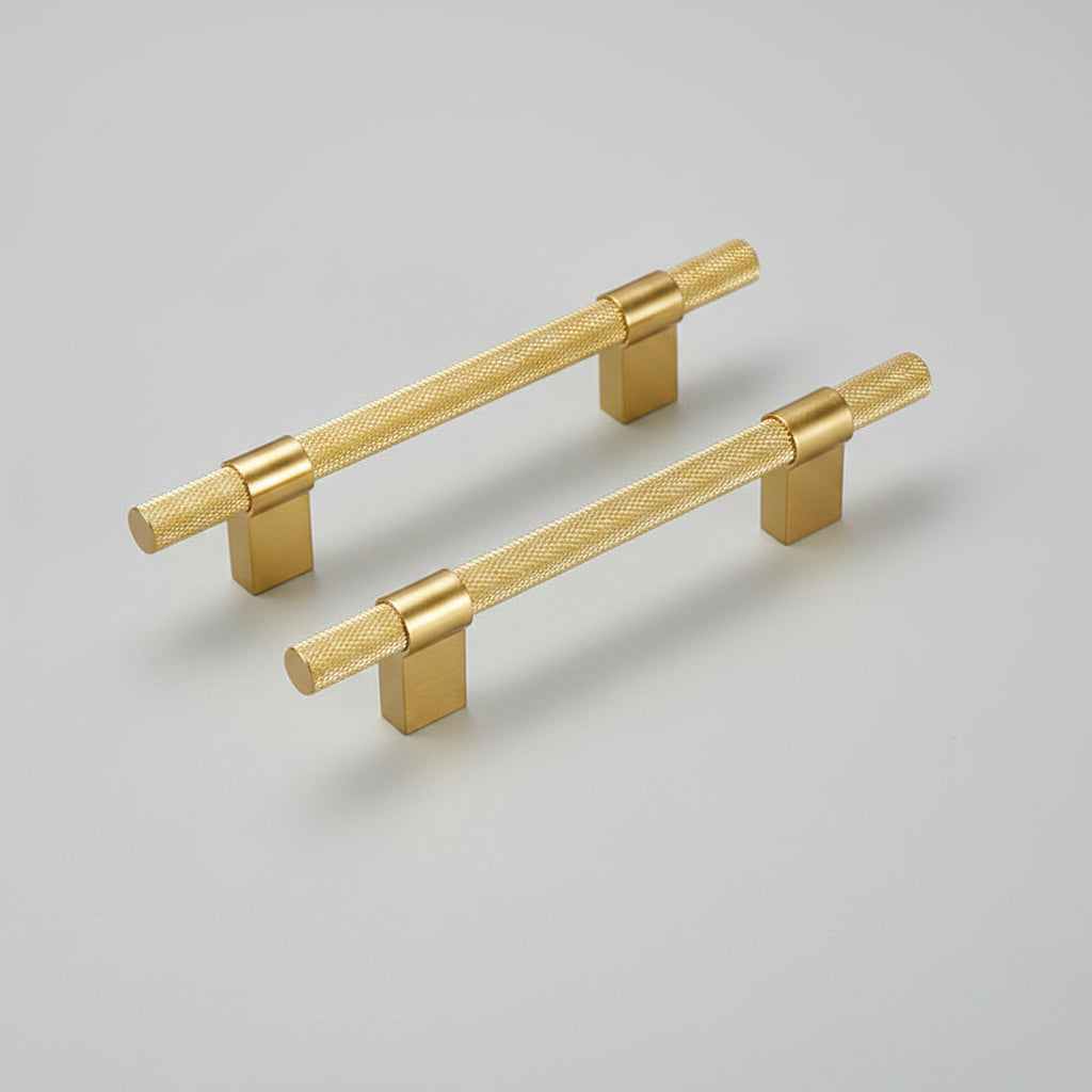Poignées et boutons Fassi VidaXL, ensemble de pièces métalliques pour meubles ou équipements, visibles en image.