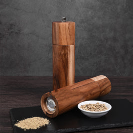 Moulin à poivre cylindrique VidaXL Dakar en bois avec mécanisme ajustable, design élégant pour la cuisine.