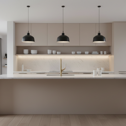Robinet de cuisine Long Fleury de la marque Renfan, en finition élégante, avec levier de commande et design moderne.