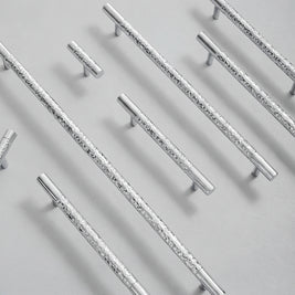 Poignées et boutons Faria Chrome de la marque VidaXL, finition chromée brillante, pour meubles et décoration intérieure.