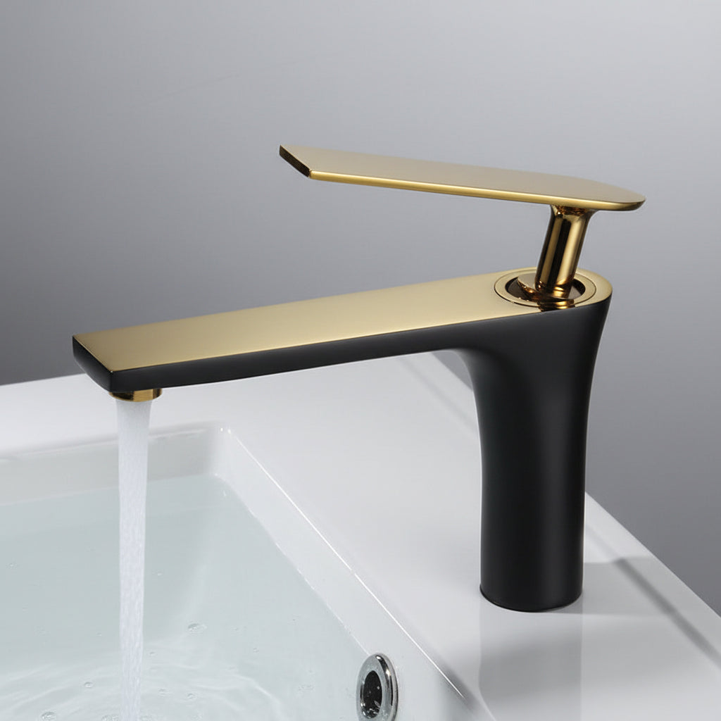 Robinet de salle de bain Cheverny de la marque Hausslyon, montrant le design élégant et le fini en chrome brillant.