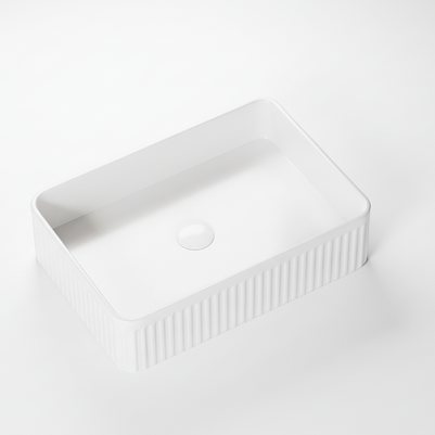 Lavabo salle de bain Turin blanc de VidaXL, vue du dessus montrant le lavabo moderne en céramique blanc avec évacuation intégrée.