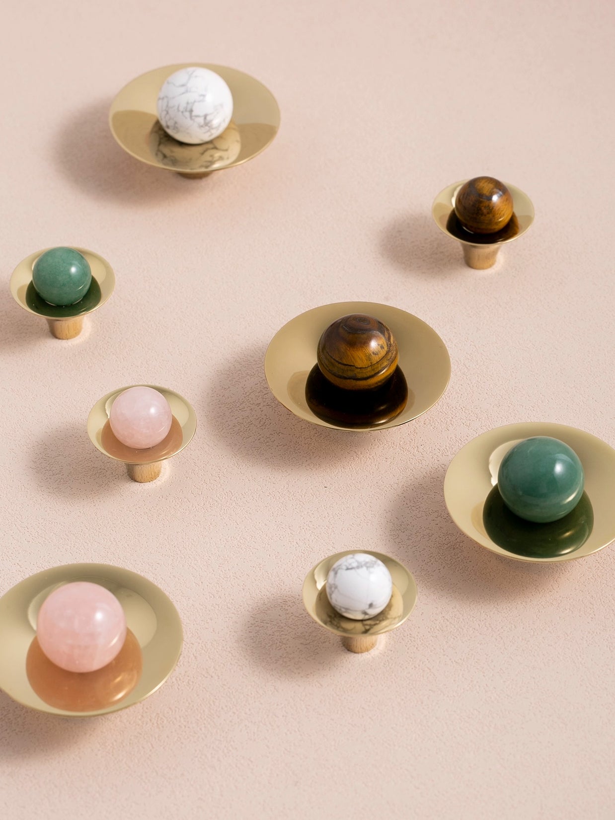 Boutons Malbaie VidaXL, boutons de fixation en plastique blanc, visibles en gros plan sur l'image.