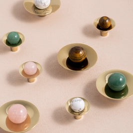 Boutons Malbaie VidaXL, boutons de fixation en plastique blanc, visibles en gros plan sur l'image.