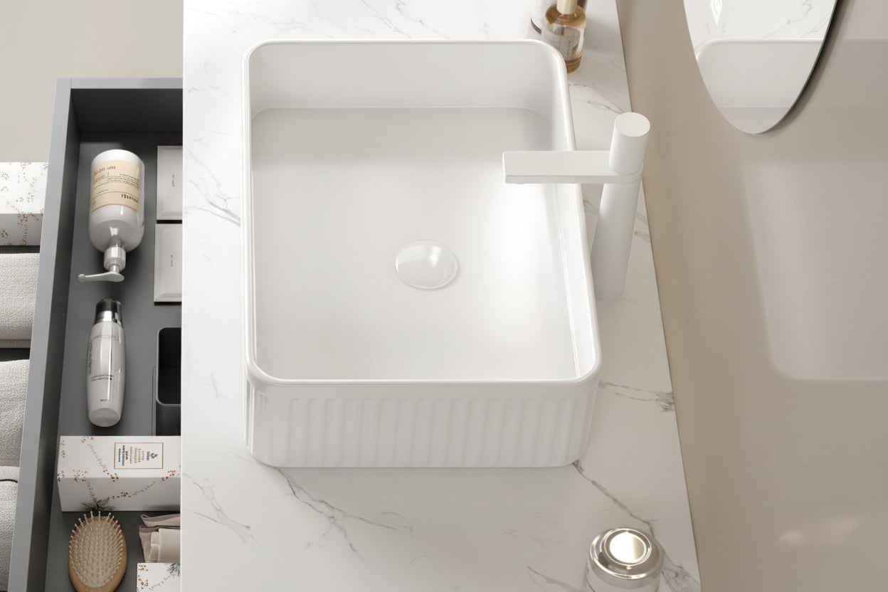 Lavabo salle de bain Turin blanc de VidaXL, vue en détail avec évier en céramique et design moderne.