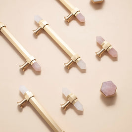 Poignées et boutons VidaXL Janina, design élégant en métal pour meubles, visibles dans cette image.