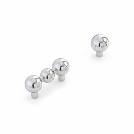 Poignées et boutons Mondego Argent de la marque Renfan, finition élégante en métal argenté, pour meubles ou décoration intérieure.