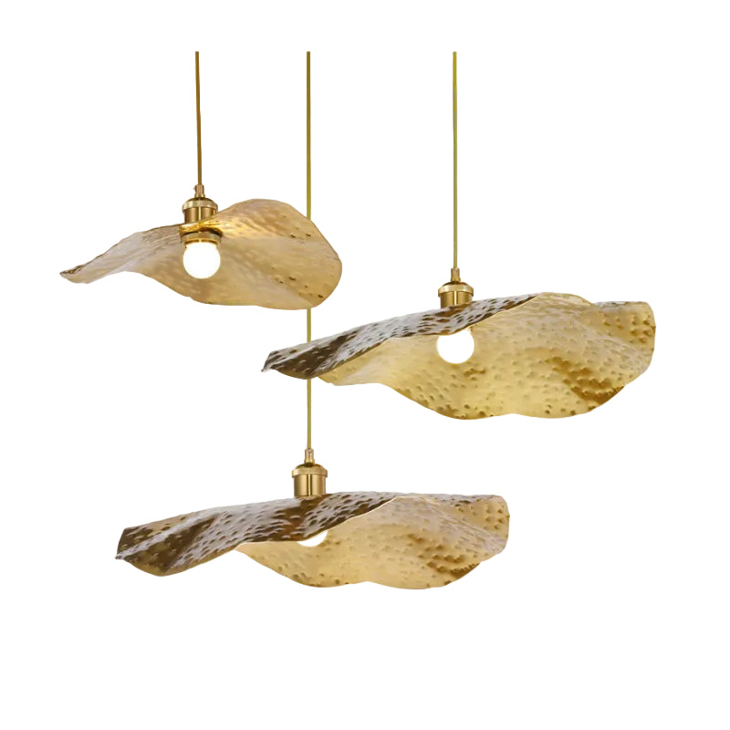 Lustre Morel de la marque HAUSSLYON, design élégant avec un fini brillant en suspension dans une pièce moderne.