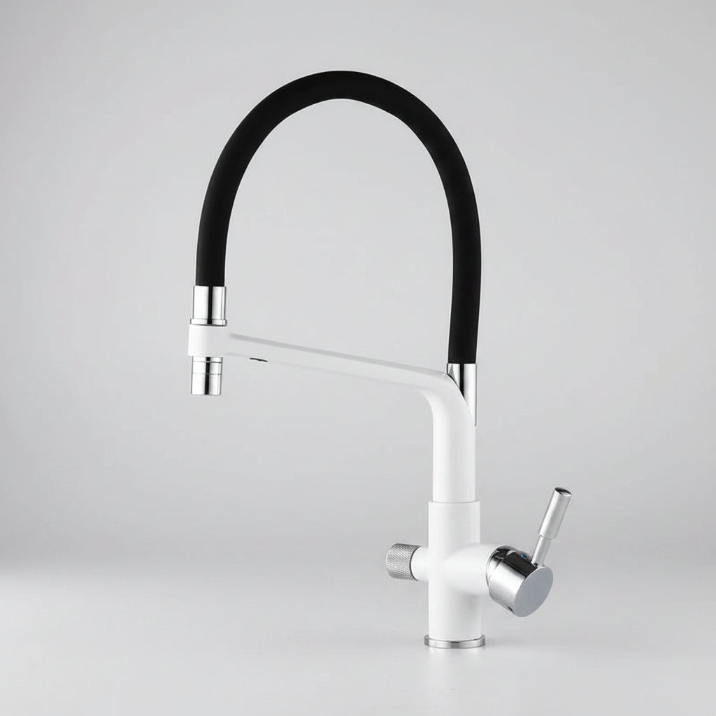 Robinet de cuisine Hausslyon Olympe avec pomme de douche chromée et poignée simple, installation moderne et élégante.