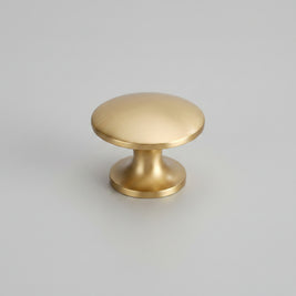 Poignées et boutons Lagos de la marque Renfan, en métal, avec finition élégante, parfaits pour meubles ou décoration intérieure.