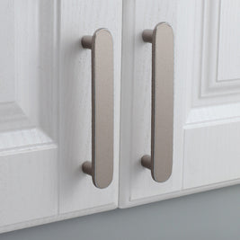 Poignées et boutons VidaXL Lanoraie, design moderne en métal pour meubles, fixation solide et finition élégante.
