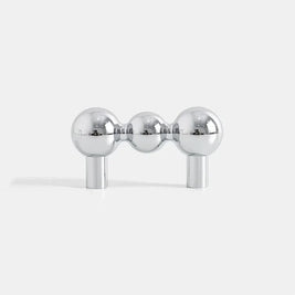 Poignées et boutons Mondego Argent de la marque Renfan, détails en métal argenté pour mobilier moderne.