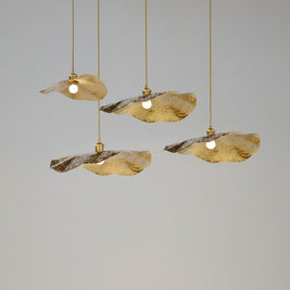 Lustre Morel de la marque Hausslyon avec un design élégant, suspension en verre et finition moderne pour salon ou salle à manger