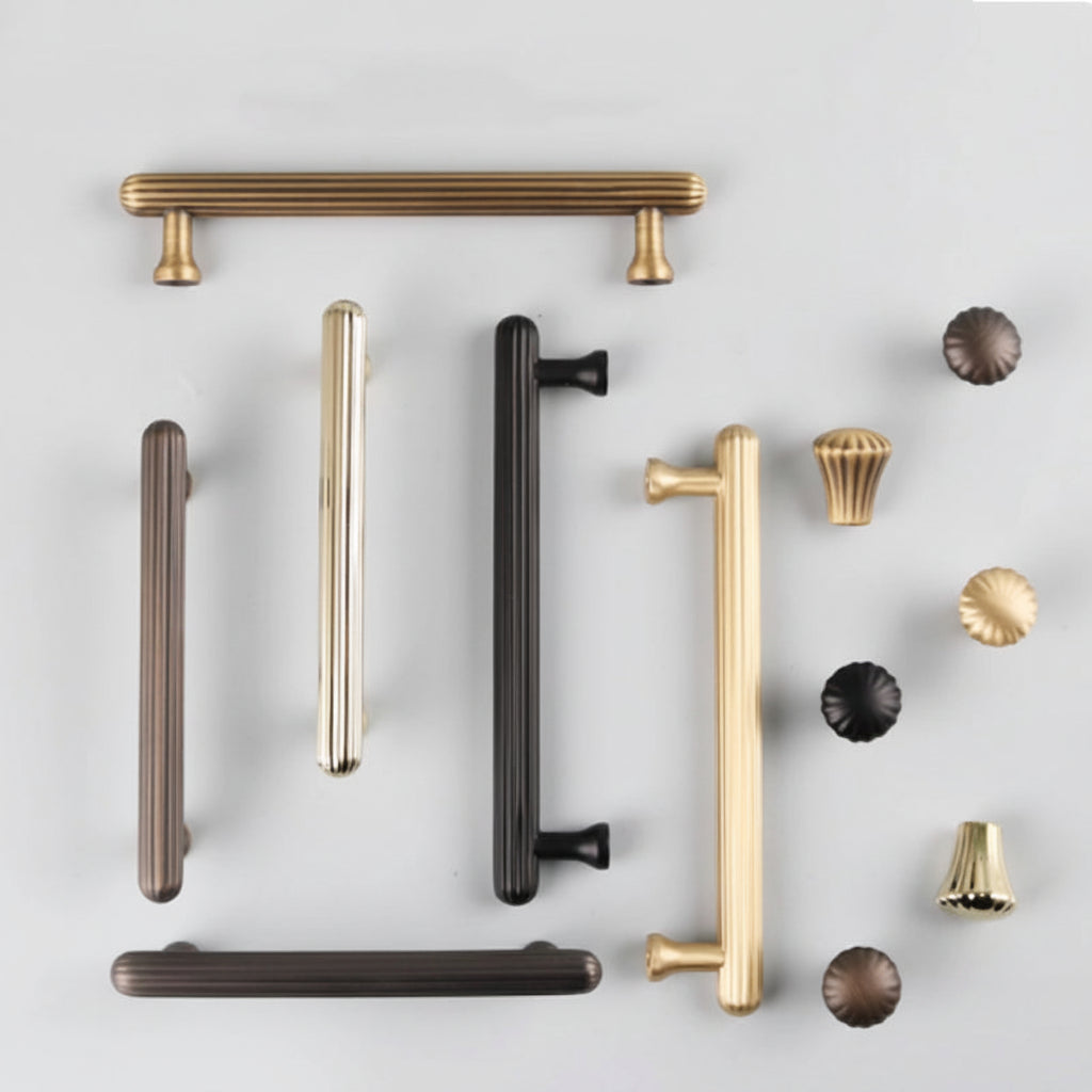 Poignées et boutons VidaXL, accessoires en métal pour meubles, visibles en image.