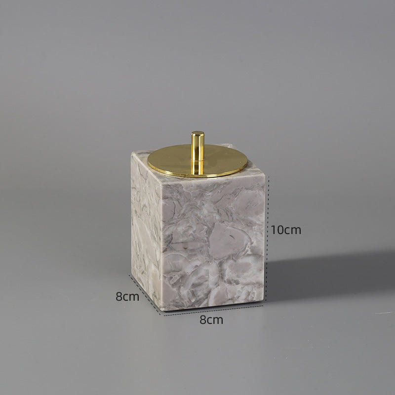 Accessoires de salle de bain VidaXL Tampa avec serviettes et porte-savon sur un meuble blanc dans la salle de bain.
