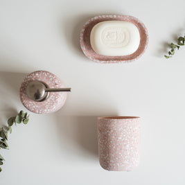 Accessoires de salle de bain VidaXL Verone, ensemble rose carré pour rangement et décoration.