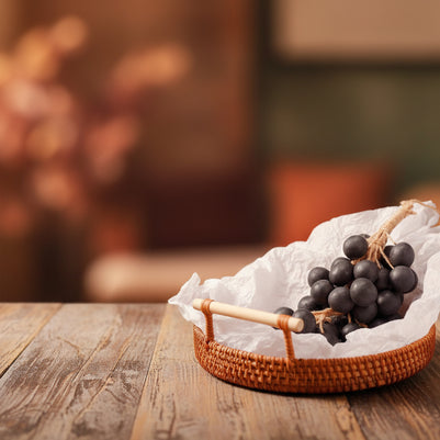 Savon en forme de raisin de la marque Renfan, motif de raisin violet avec texture détaillée, idéal pour la toilette.