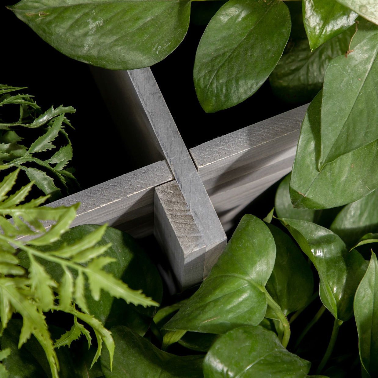 Jardinière surélevée à 3 niveaux Arosa d'Aosom, structure en bois avec plusieurs espaces pour plantes.