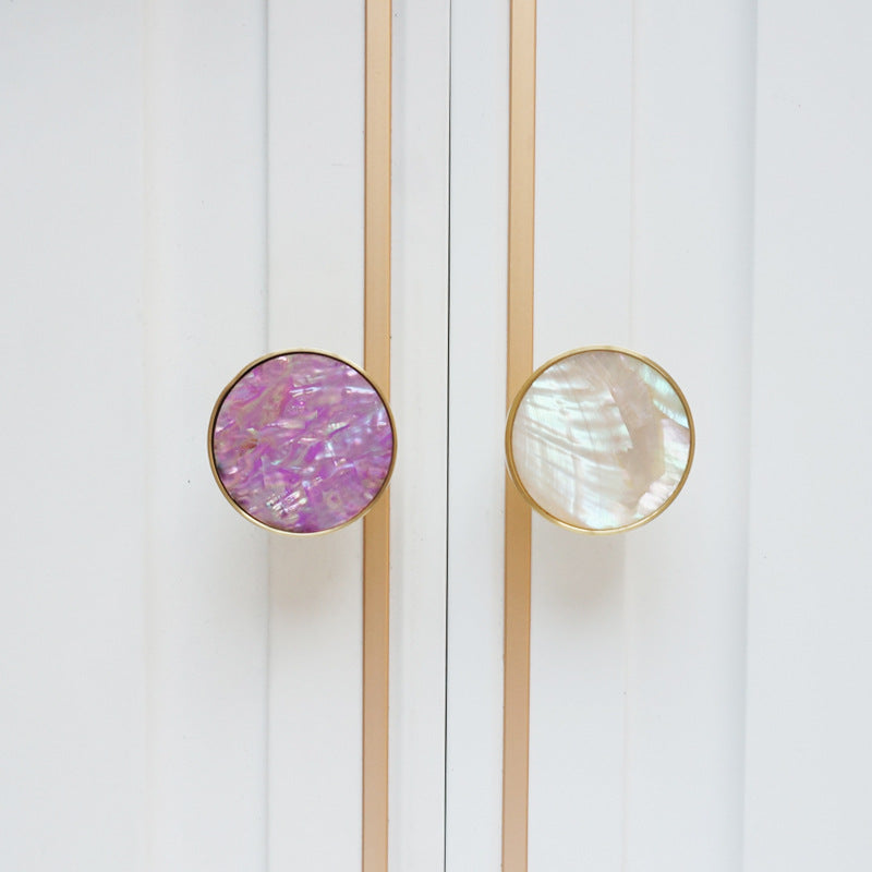 Boutons VidaXL Gaspe 0 en coquillage coloré, petits, pour décoration ou couture, visibles en gros plan sur fond clair.