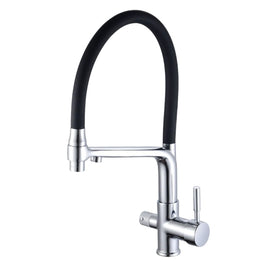 Robinet de cuisine Hausslyon Olympe avec bec pivotant et finition en acier inoxydable, installé sur un évier de cuisine moderne