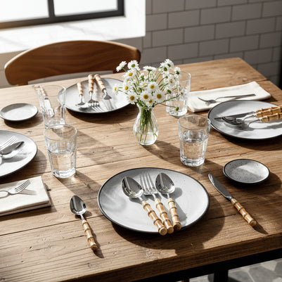 Couvert en acier inoxydable Kyotoji de la marque Renfan, design élégant et moderne pour repas quotidiens.