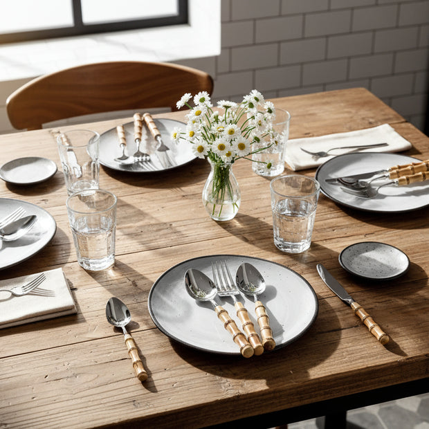 Couvert en acier inoxydable Kyotoji de la marque Renfan, design élégant et moderne pour repas quotidiens.
