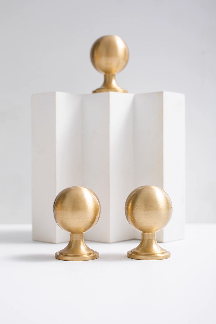 Poignées et boutons VidaXL Yankari, détail en bois naturel avec finition lisse, pour meubles et décor intérieur.