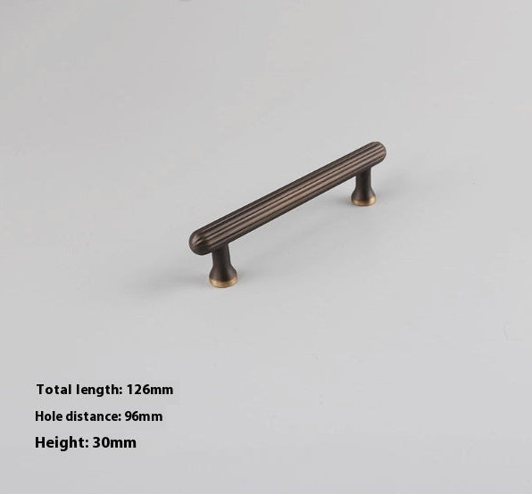 Poignées et boutons VidaXL de couleur neutre, design simple et élégant pour meubles, vue de l'ensemble des poignées.