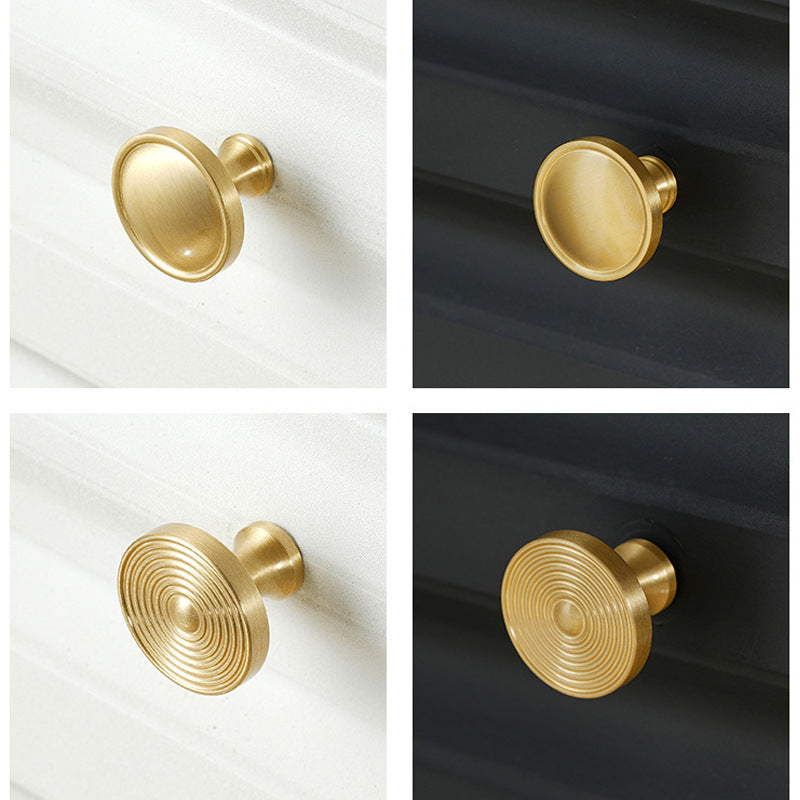 Poignées et boutons VidaXL pour meubles Fassi, design en métal avec finition élégante, visibles dans l'image.