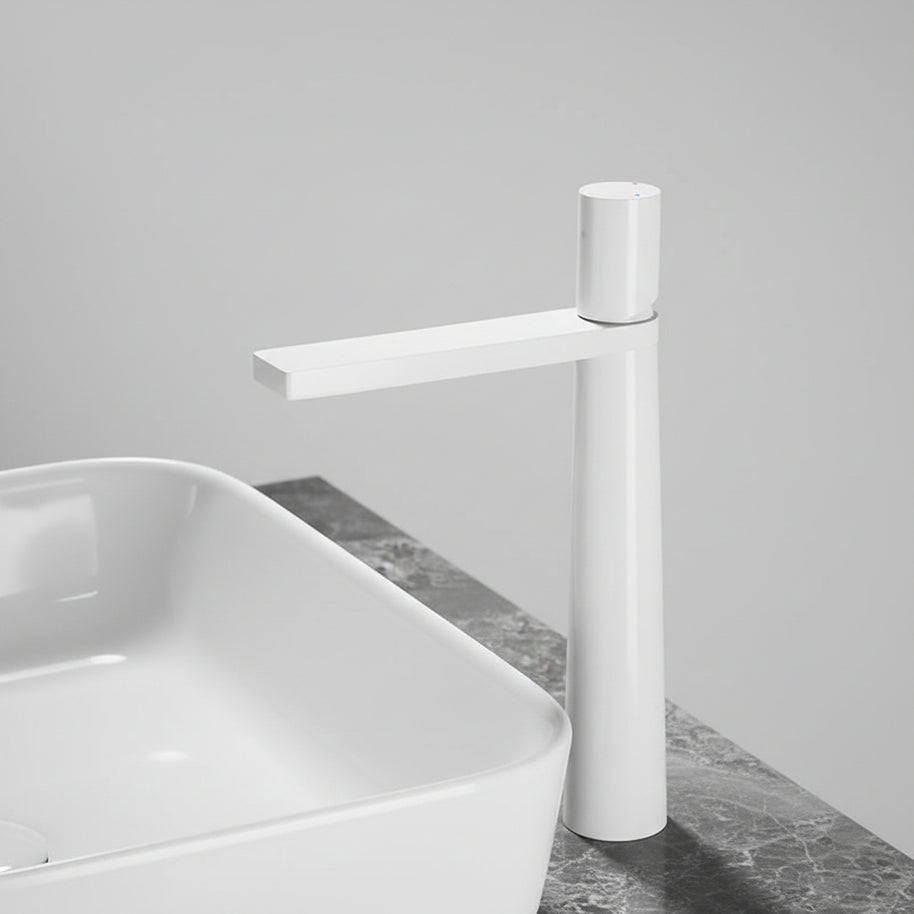 Robinet de salle de bain Kassel de la marque Hausslyon, accessoire de salle de bain, en finition chromée brillant.