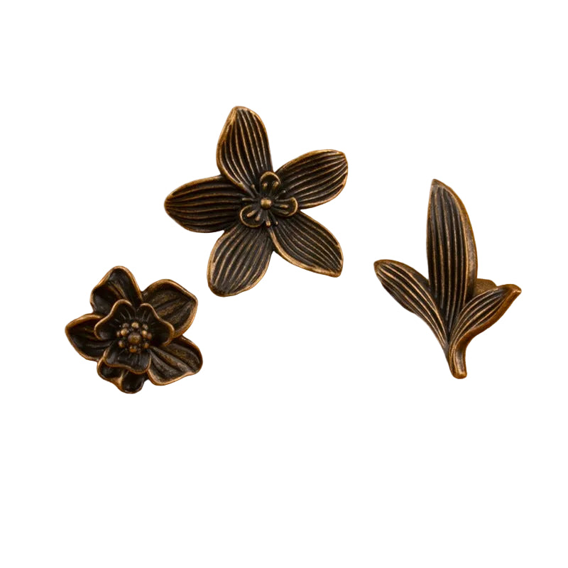 Boutons Fleury VidaXL de couleur neutre, gros plan sur les détails et la texture des boutons en tissu pour vêtements.