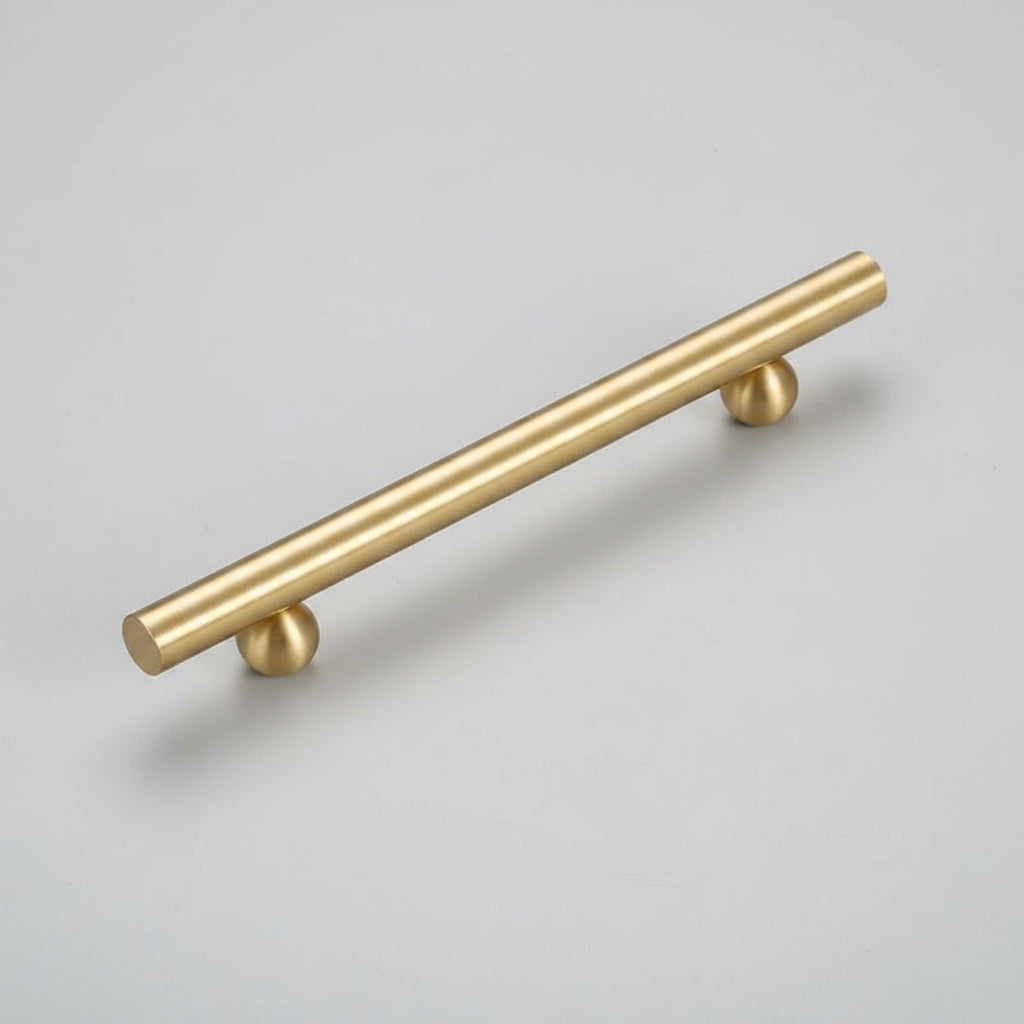 Poignées et boutons Lagos de la marque Renfan, détails en métal avec finition élégante, pour meubles ou décoration intérieure.