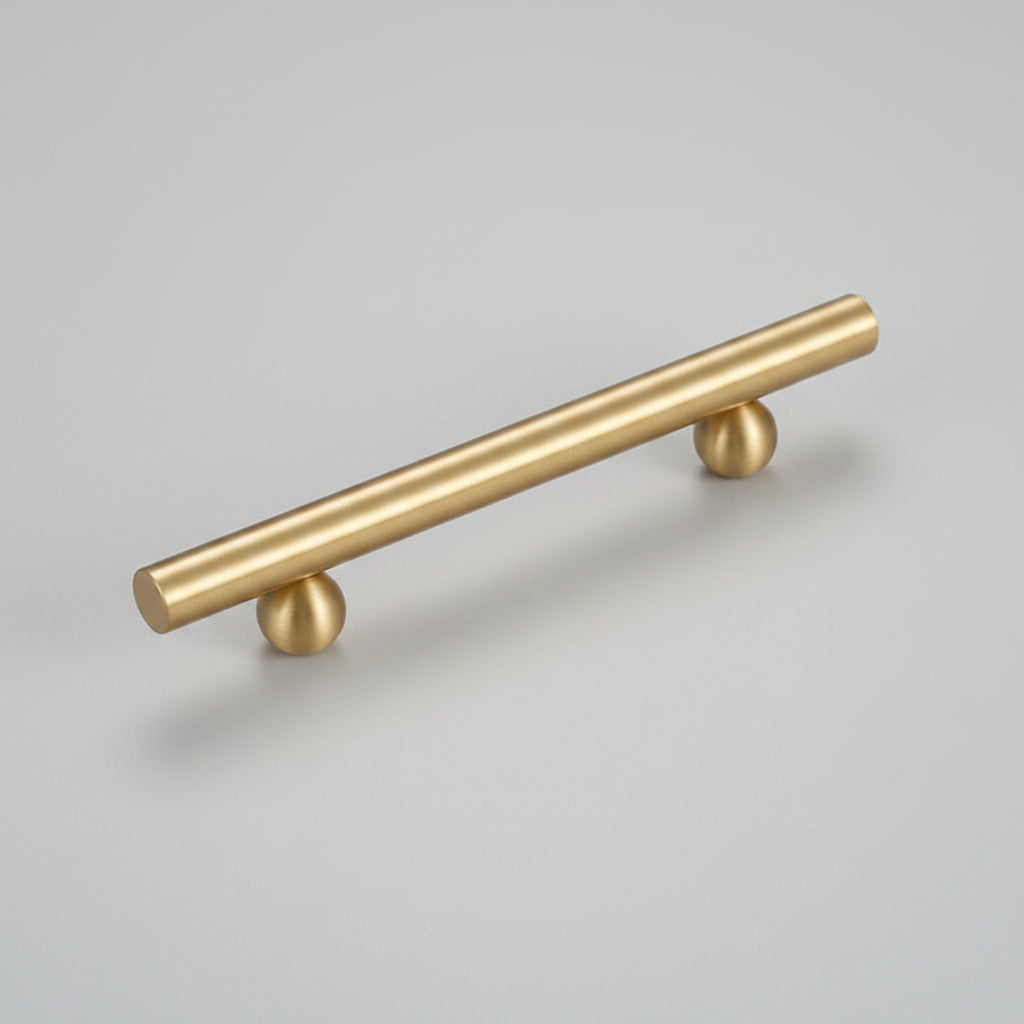 Poignées et boutons Lagos de la marque Renfan, en finition élégante pour meubles ou décorations intérieures.