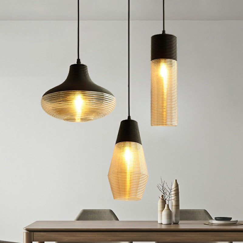 Lustre Stockholm VidaXL de style moderne avec abat-jour en métal blanc et design élégant pour salon ou salle à manger.