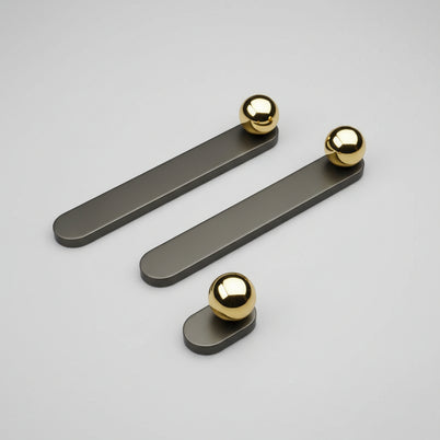 Poignées et boutons Berlin noirs de la marque VidaXL, design moderne pour meubles et portes.