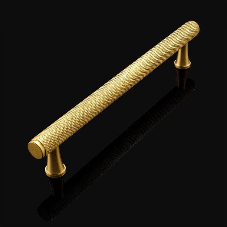 Poignées et boutons New York de VidaXL, design moderne, en métal avec finition élégante, pour meubles et décorations.