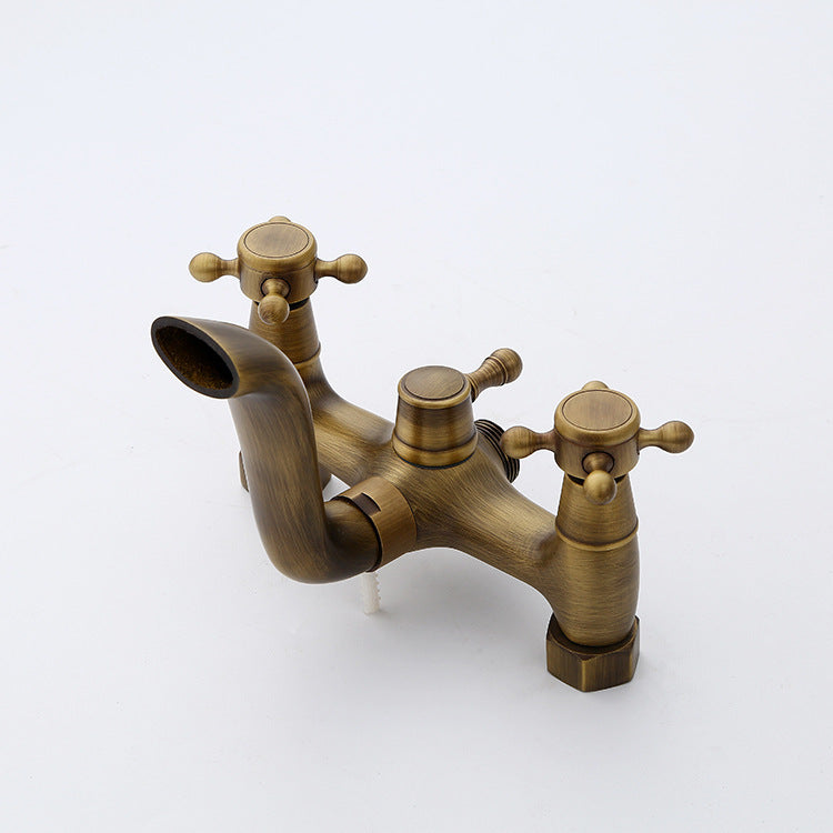Robinet de baignoire Orleans en bronze VidaXL, vue détaillée du mitigeur avec poignée et conduit de sortie.