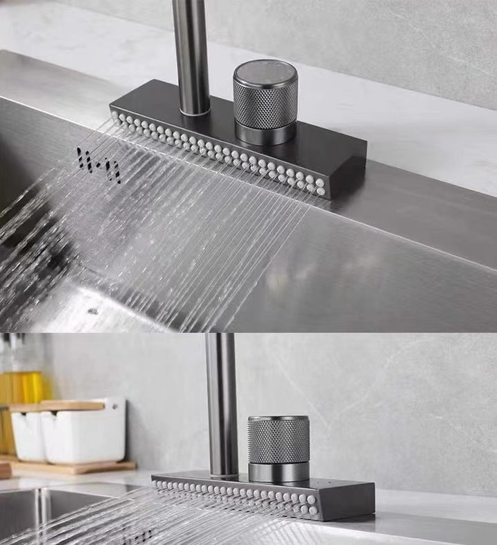 Robinet de cuisine VidaXL Surrey en acier inoxydable, avec poignée simple et design moderne visible sur l'image.